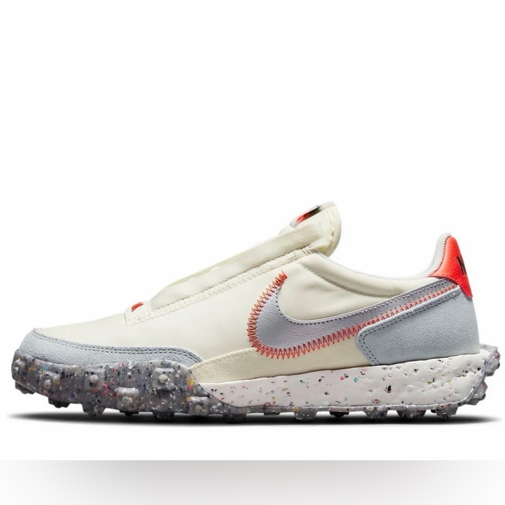 Nike Woman's Waffle Racer Crater Sneaker in Coconut Milk Size‎ 7